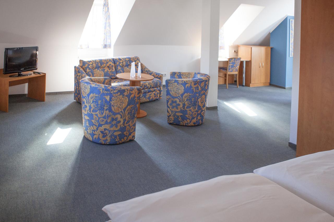 Hotel Am Markt Hungen Экстерьер фото